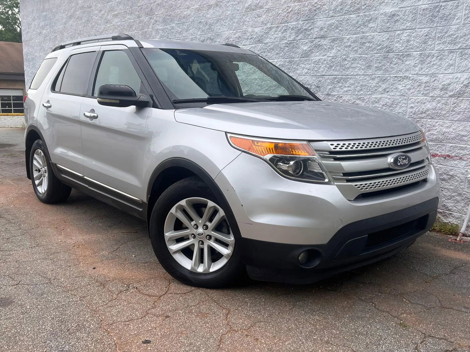Used 2013 Ford Explorer XLT FWD image 1