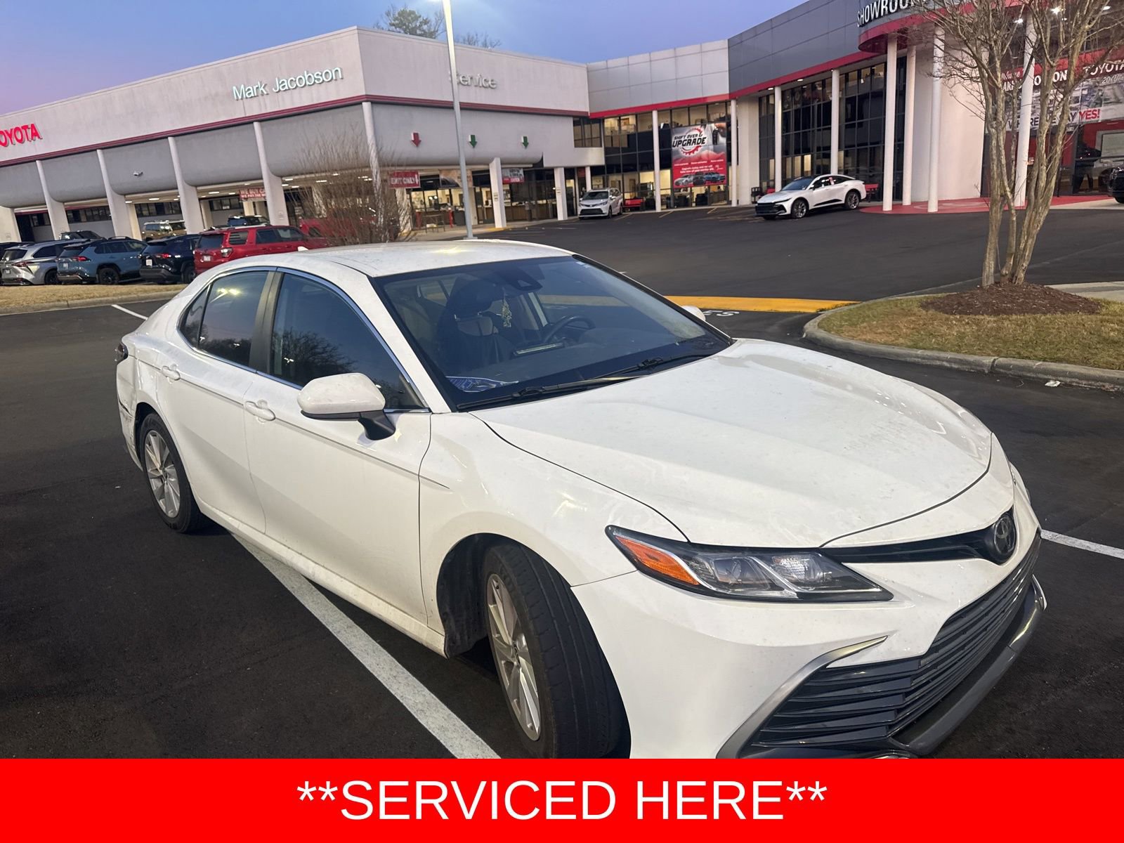 Used 2022 Toyota Camry LE image 6