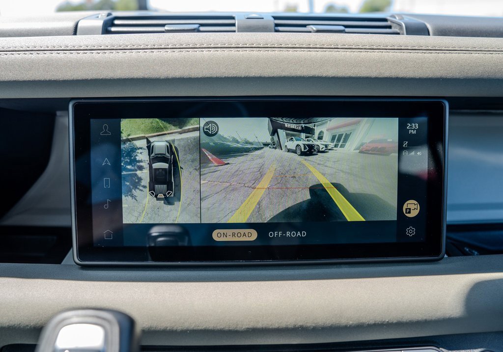 Used 2023 Land Rover Defender 110 SE image 10