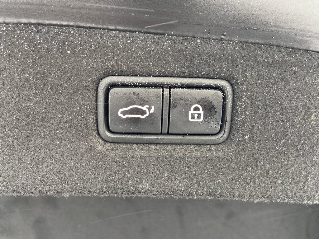 Used 2022 Genesis G90 5.0 Ultimate image 21