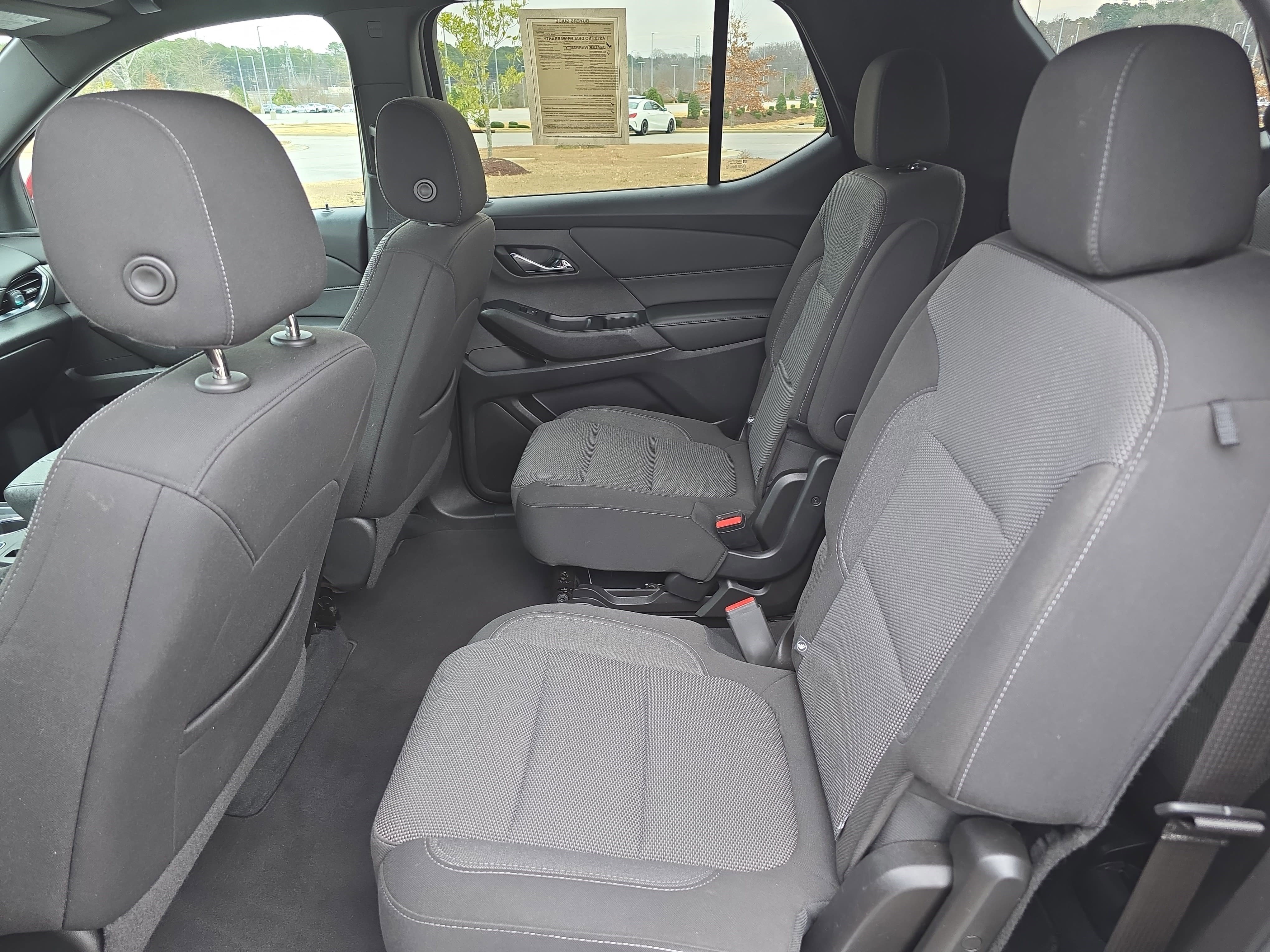 Used 2022 Chevrolet Traverse LT image 14