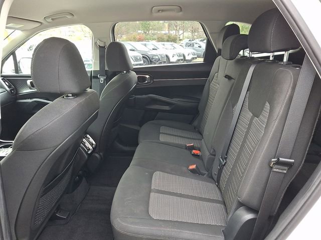 Used 2023 Kia Sorento LX image 11
