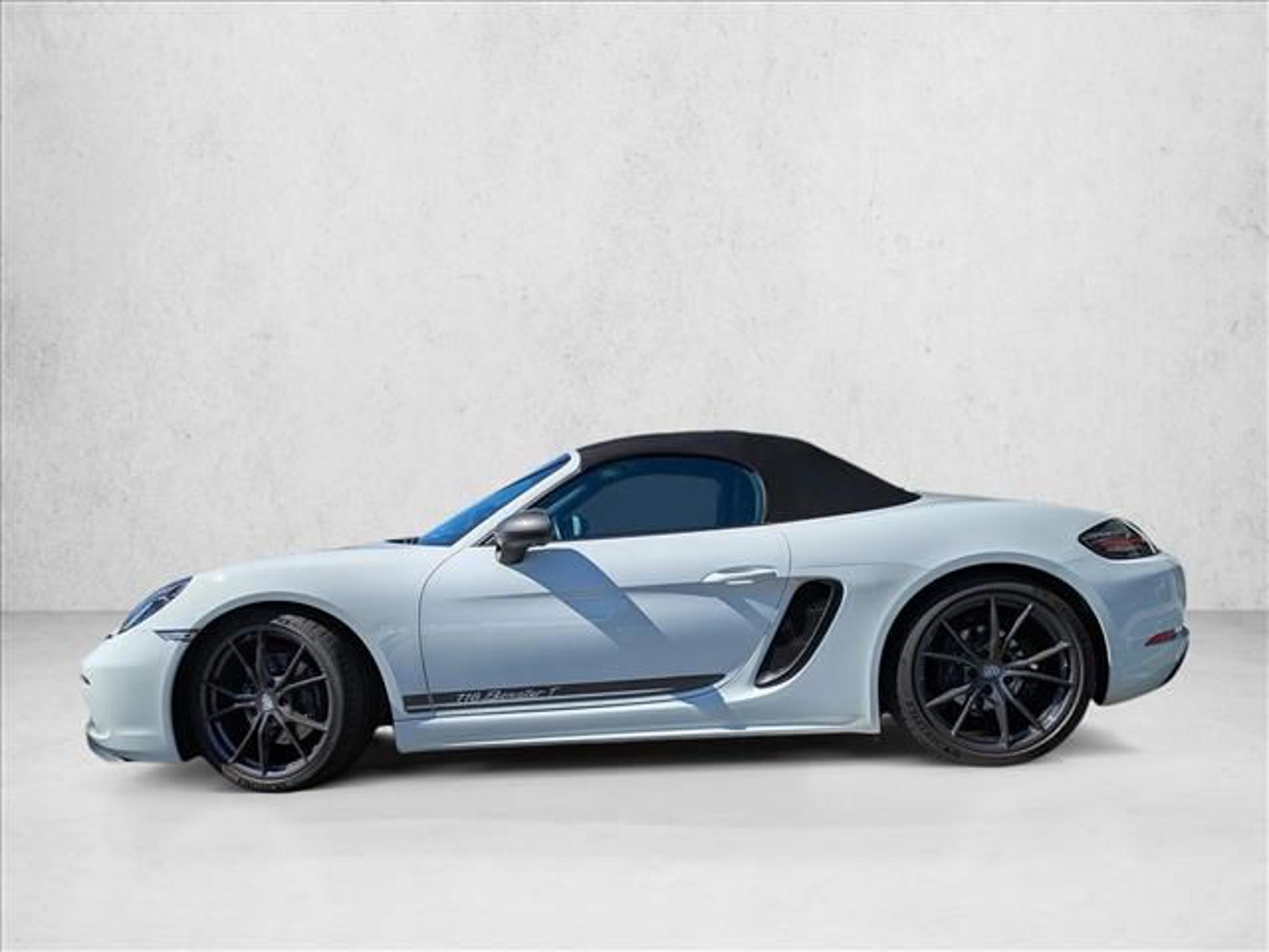 Used 2021 Porsche 718 Boxster image 2