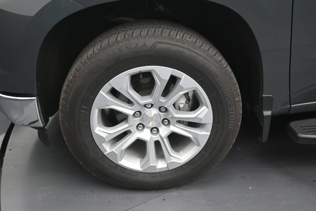 Used 2025 Chevrolet Silverado 1500 LTZ w/ Technology Package RWD image 9