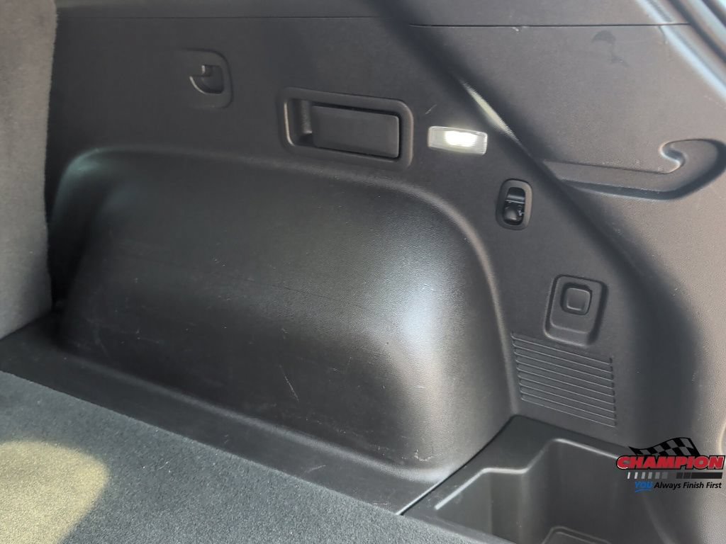 Used 2019 Chevrolet Blazer LT FWD image 22