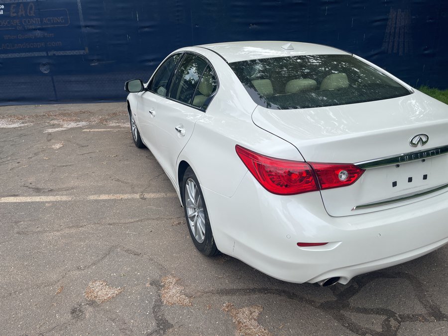 Used 2016 INFINITI Q50 3.0t Premium w/ Driver Assistance Package RWD image 9