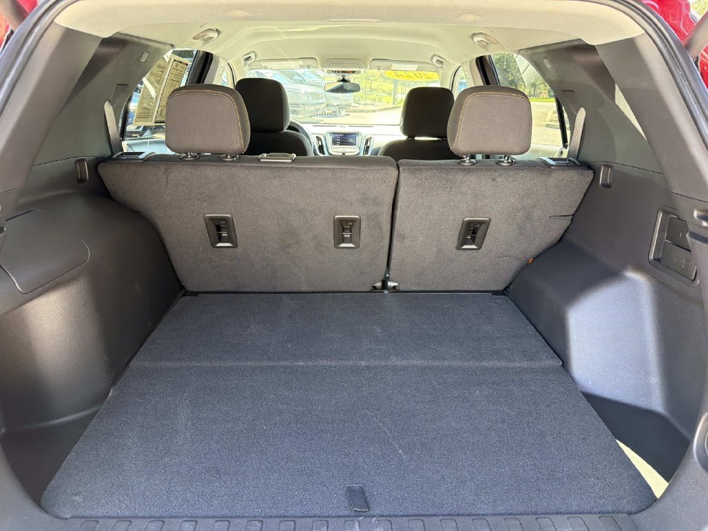 Used 2024 Chevrolet Equinox LT FWD image 12