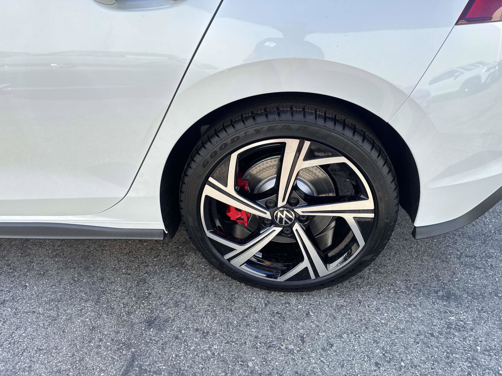 New 2025 Volkswagen GTI SE image 6