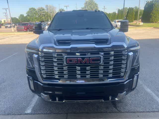 Used 2024 GMC Sierra 3500 Denali w/ Technology Package image 12