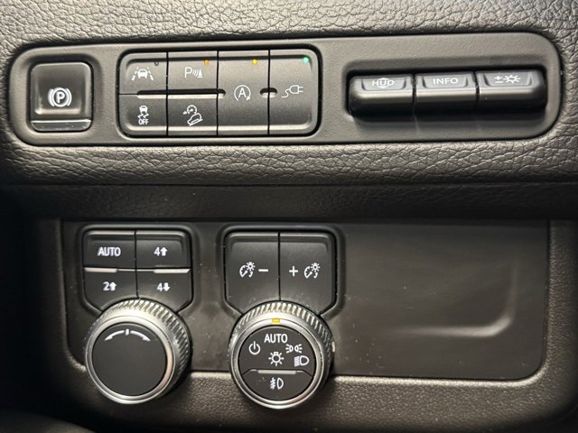 Used 2021 GMC Yukon XL Denali image 15