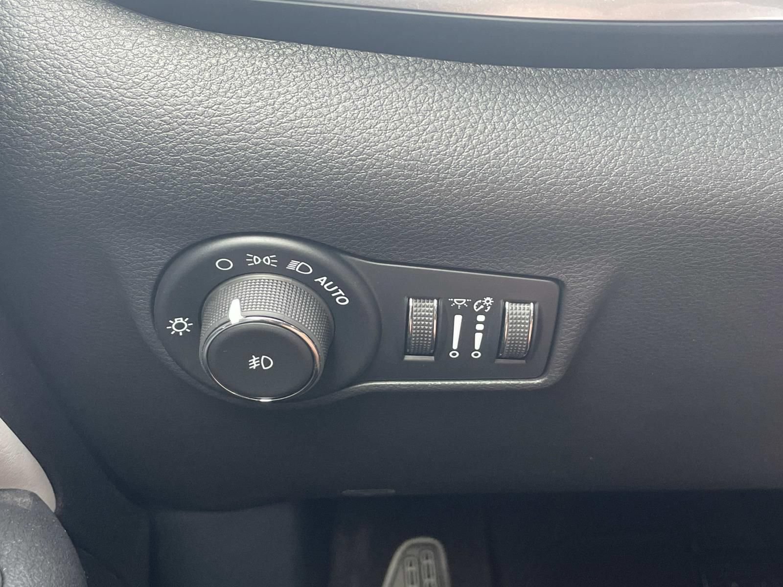 New 2026 Jeep Compass Limited AWD/4WD image 19
