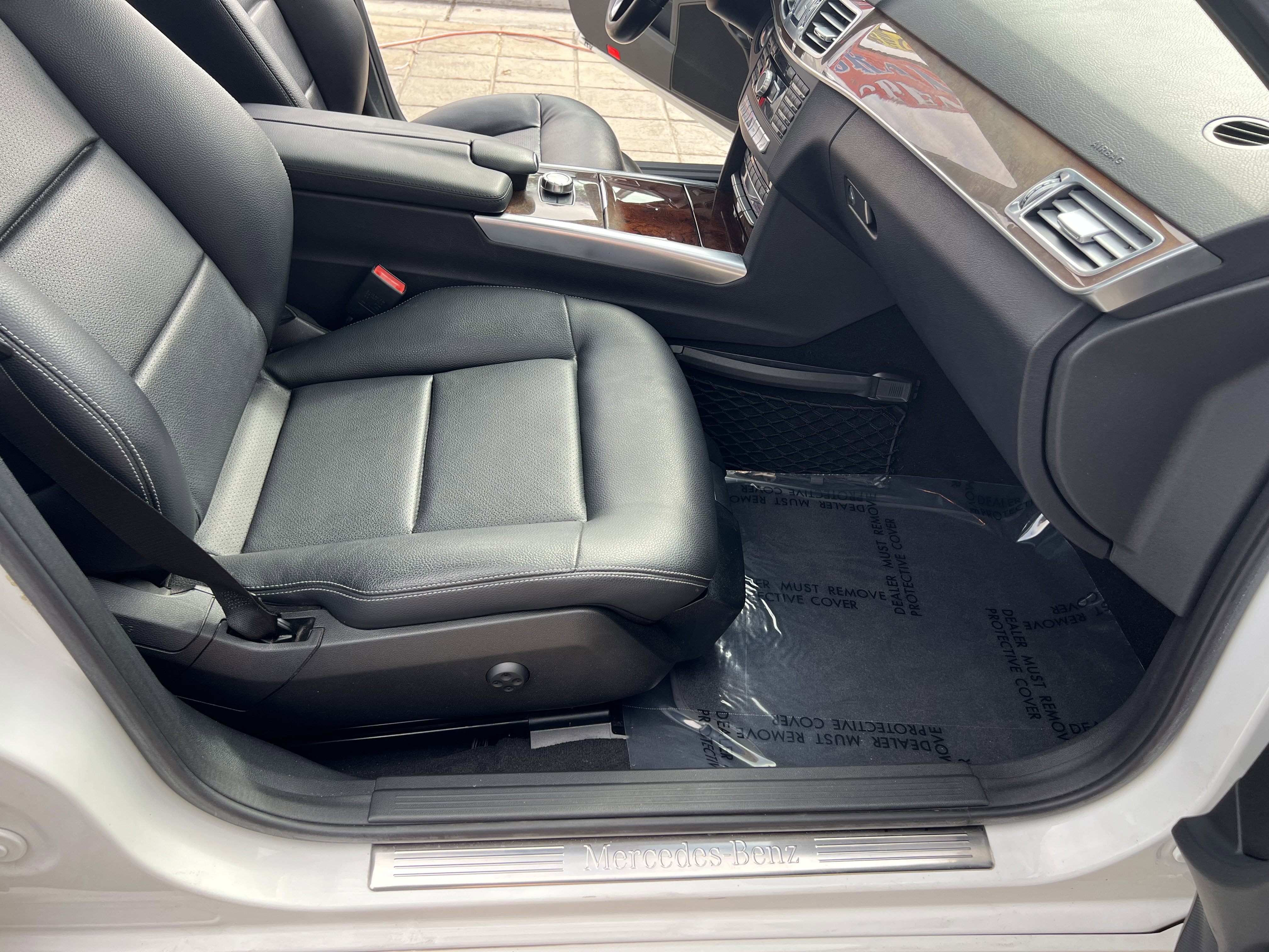 Used 2014 Mercedes-Benz E 350 Sedan w/ Premium 1 Package image 34