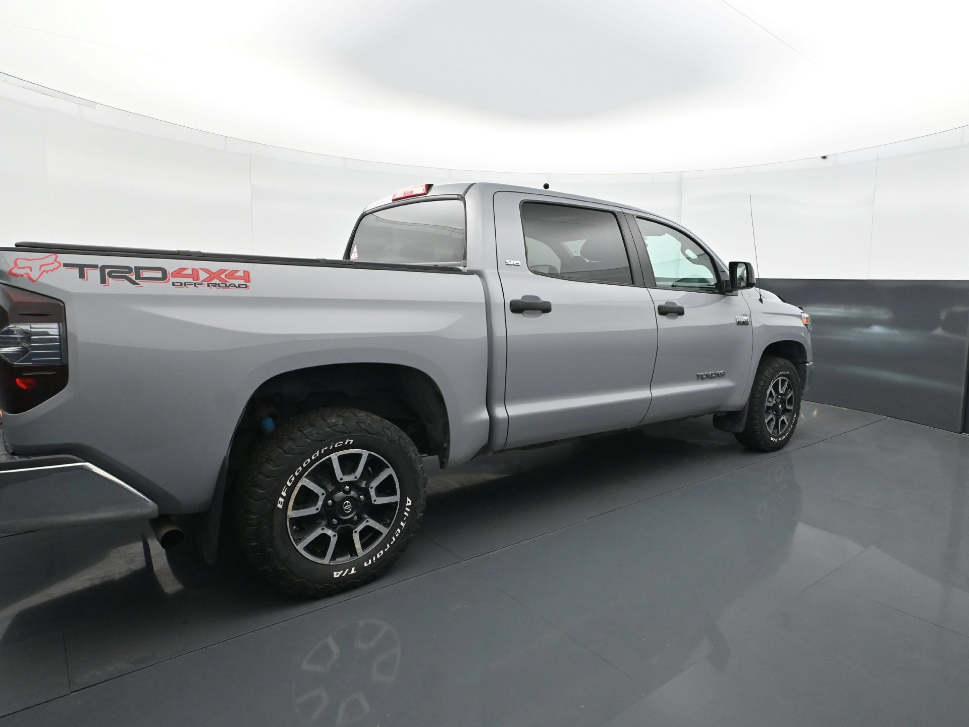 Used 2018 Toyota Tundra SR5 AWD/4WD image 7