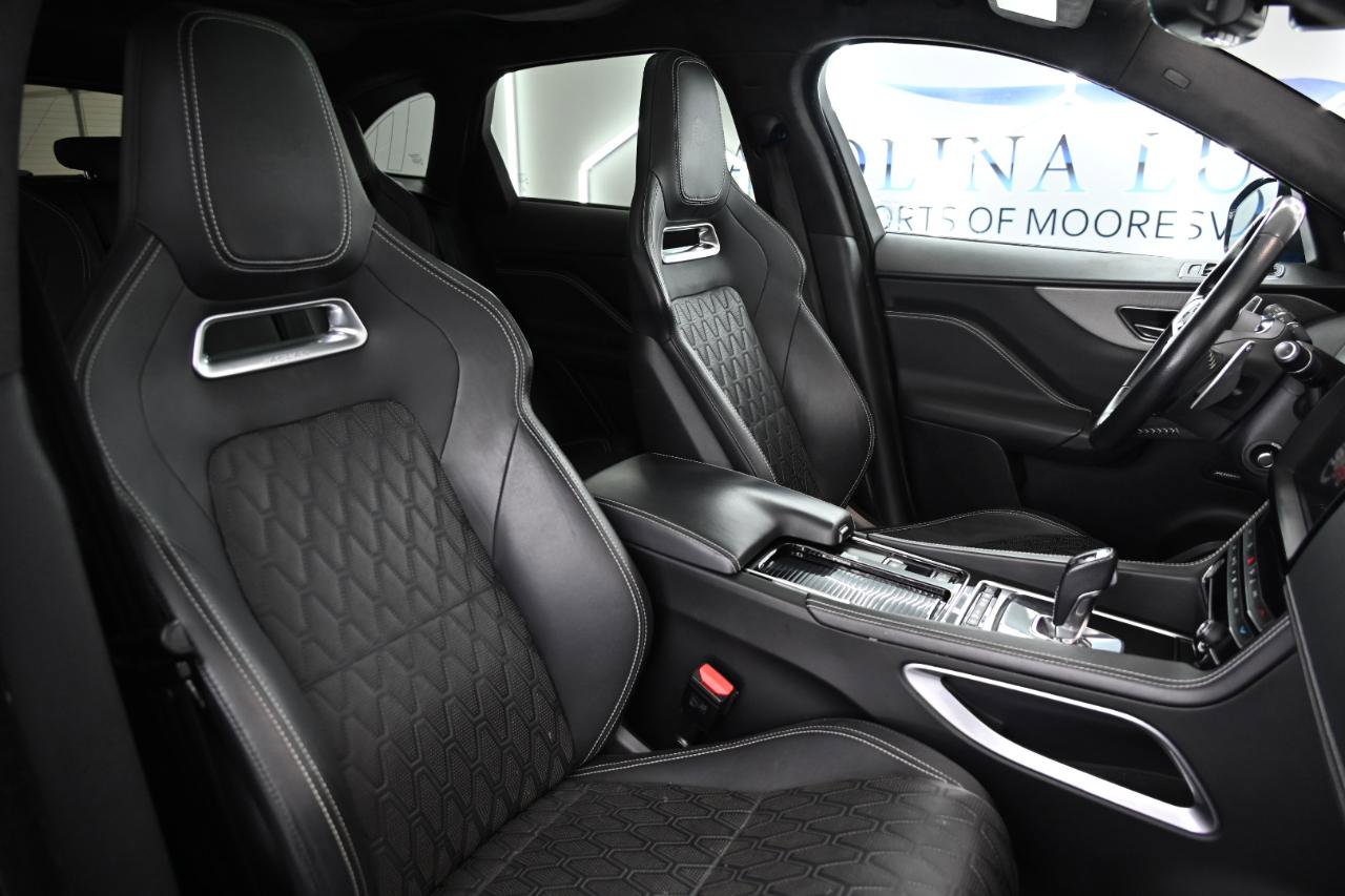 Used 2020 Jaguar F-PACE SVR image 24