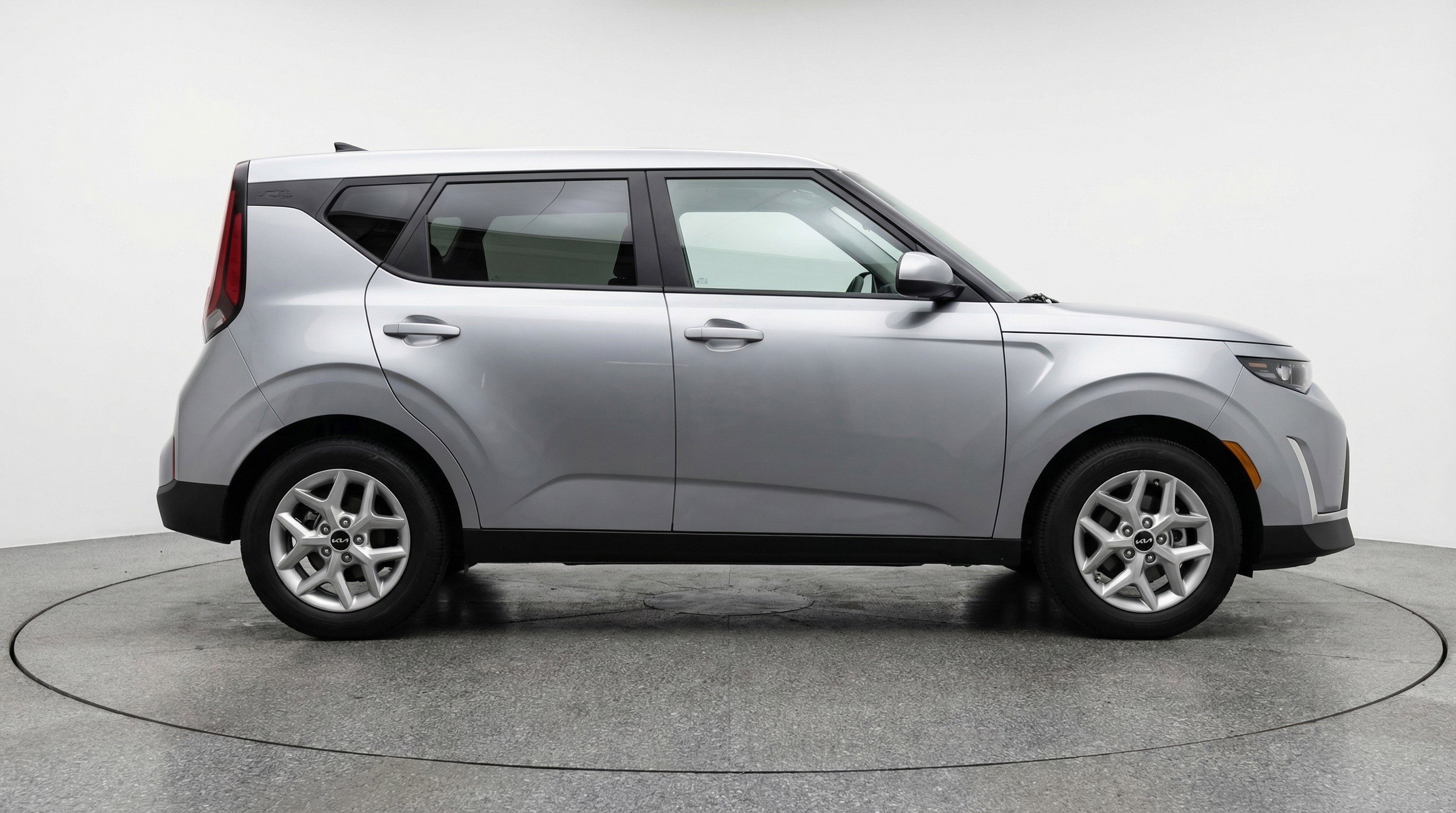 Used 2025 Kia Soul LX w/ LX Technology Package image 11