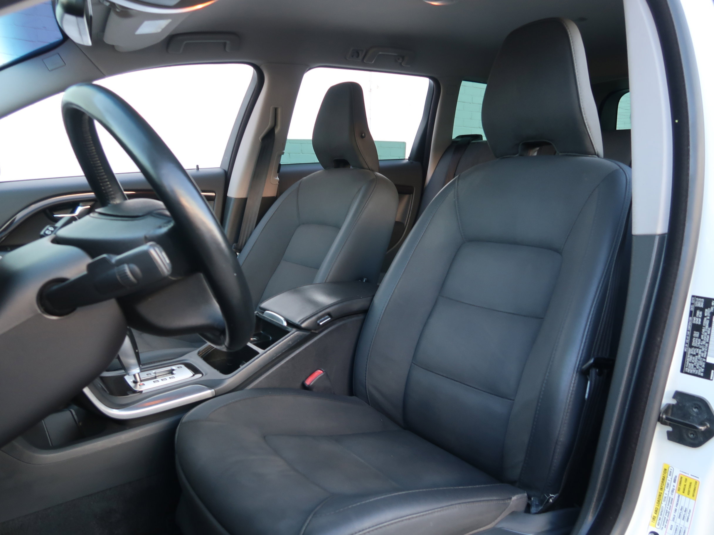 Used 2011 Volvo XC70 3.2 image 12