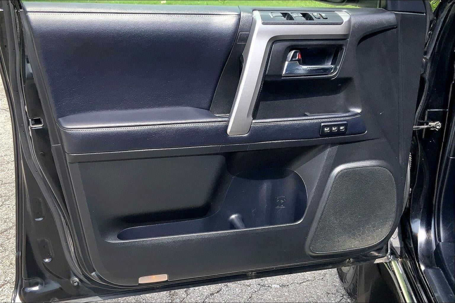Used 2018 Toyota 4Runner Limited AWD/4WD image 25