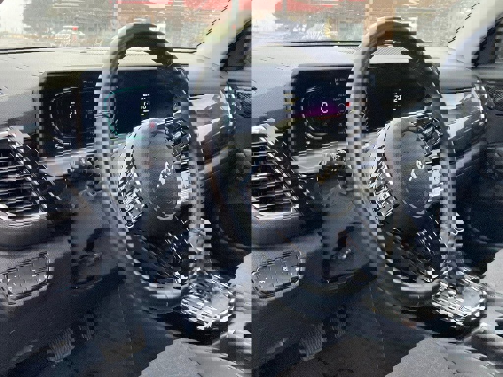 Used 2025 Kia Seltos S image 7