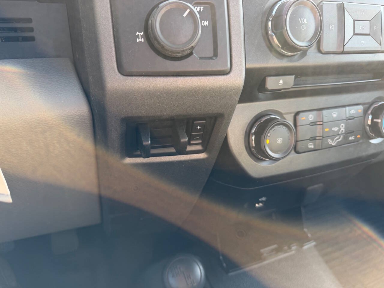 Used 2017 Ford F250 XL w/ Power Equipment Group AWD/4WD image 14
