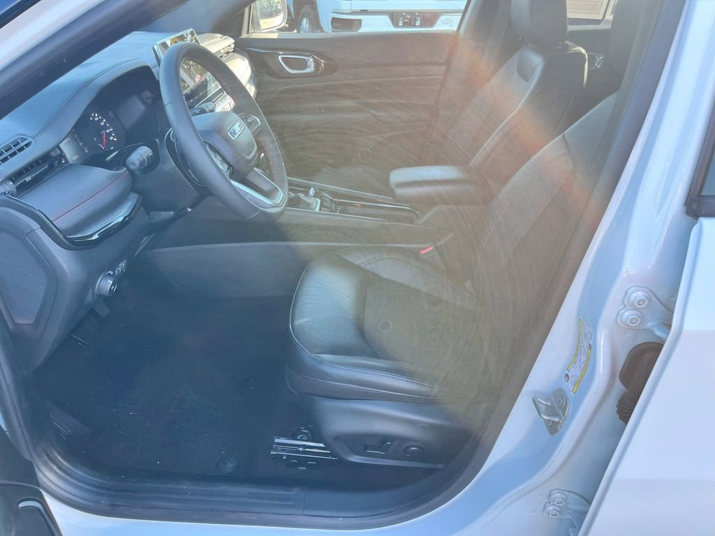 Used 2024 Jeep Compass Trailhawk w/ Trailhawk Convenience Group image 42