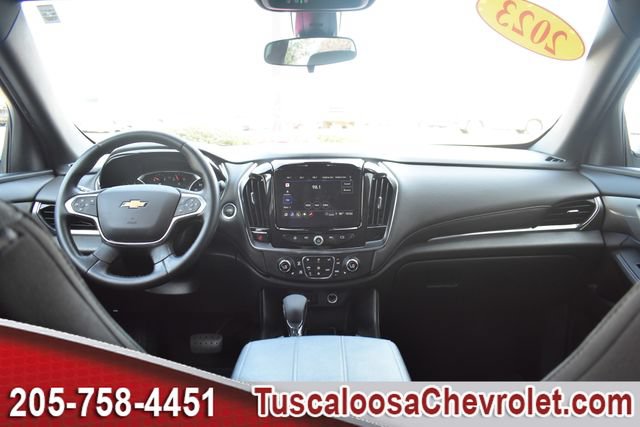 Used 2023 Chevrolet Traverse LT FWD image 3