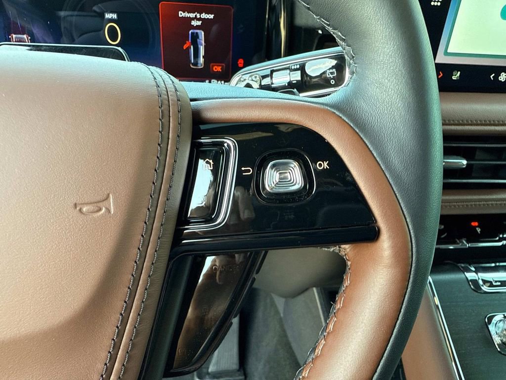 New 2025 Lincoln Aviator Reserve image 30