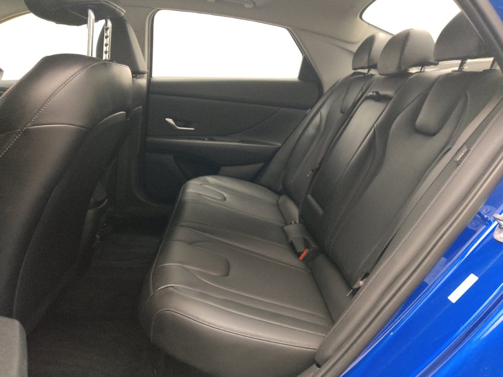 Used 2025 Hyundai Elantra Limited FWD image 18