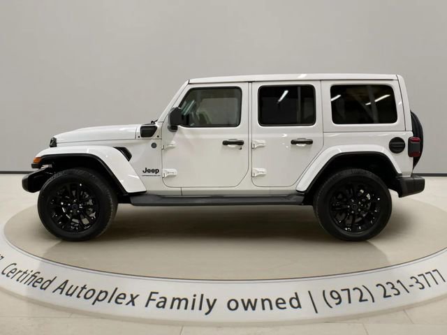 Used 2025 Jeep Wrangler Unlimited Sahara w/ Safety Group AWD/4WD image 2