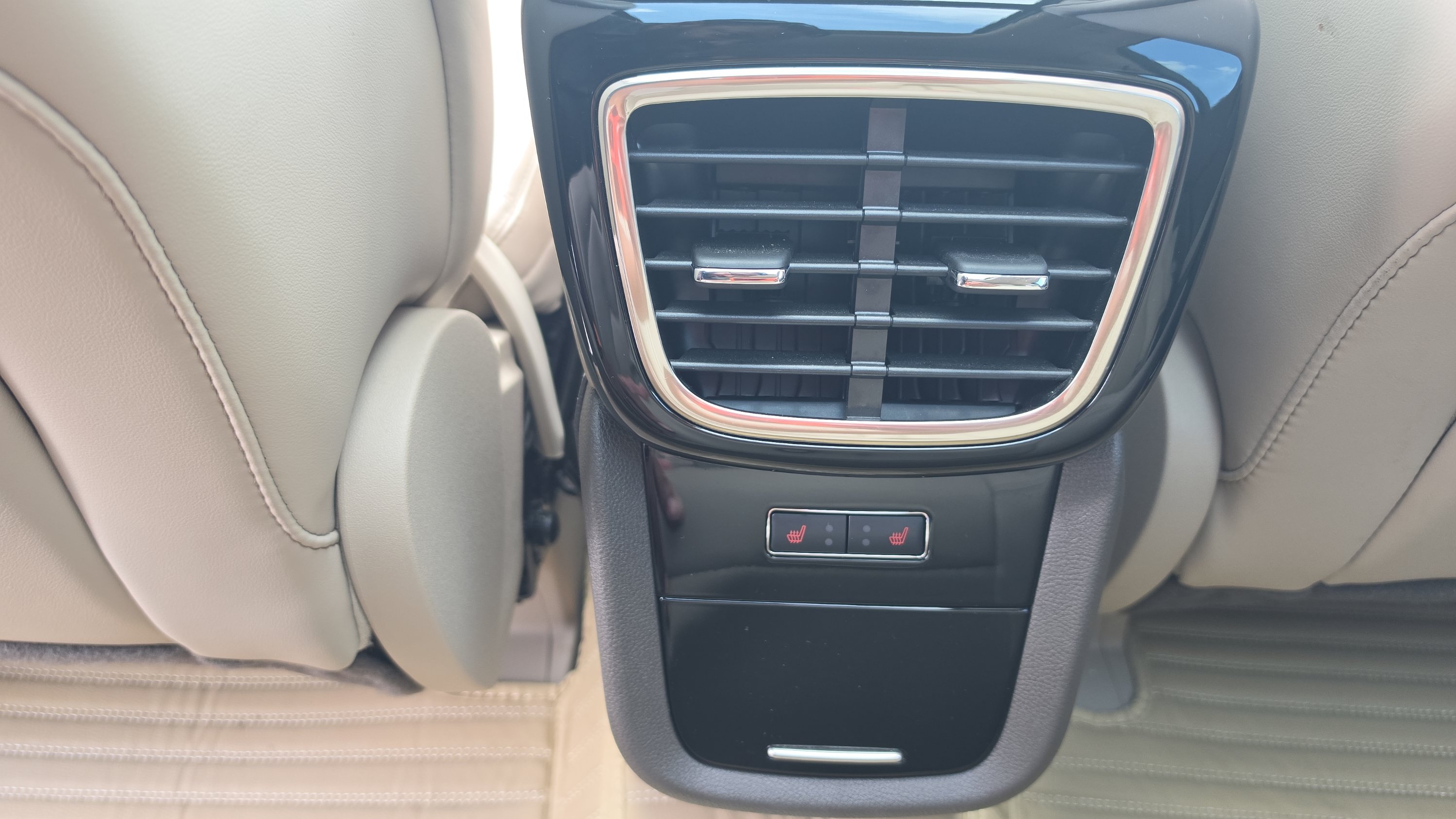 Used 2023 Lincoln Nautilus Reserve AWD/4WD image 22