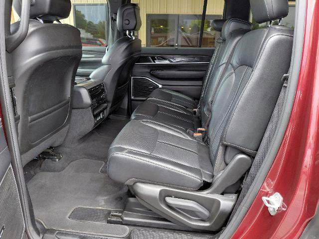 Used 2017 Chrysler Pacifica Touring-L FWD image 11