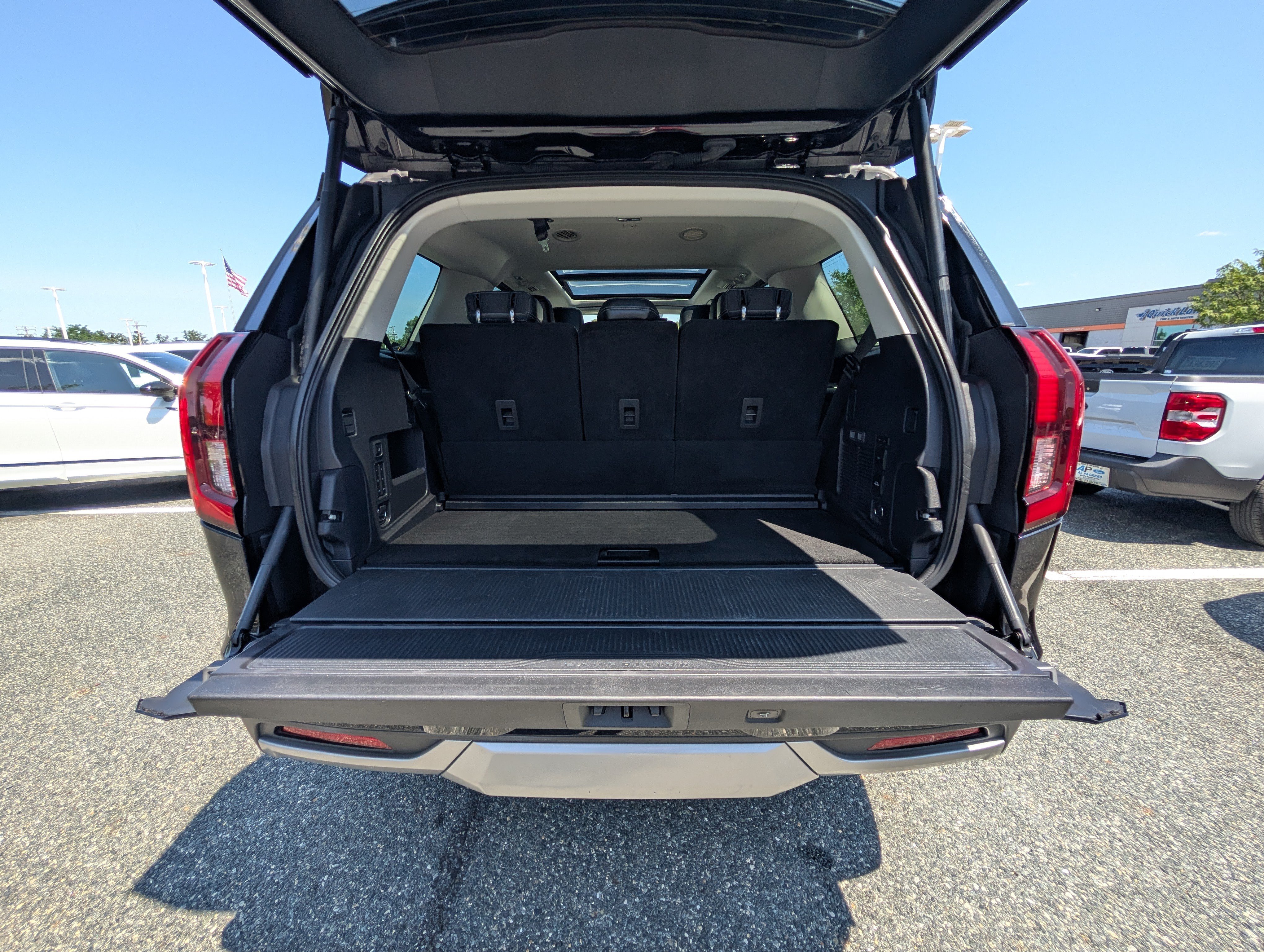 Certified 2025 Ford Expedition Platinum AWD/4WD image 14