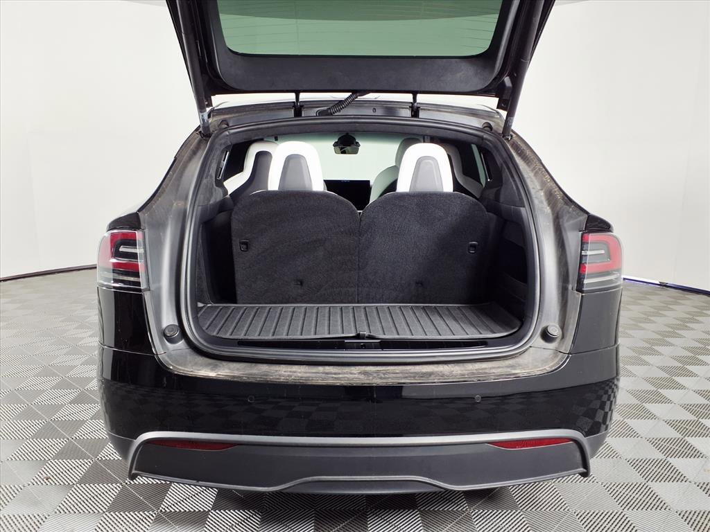 Used 2022 Tesla Model X Plaid image 8