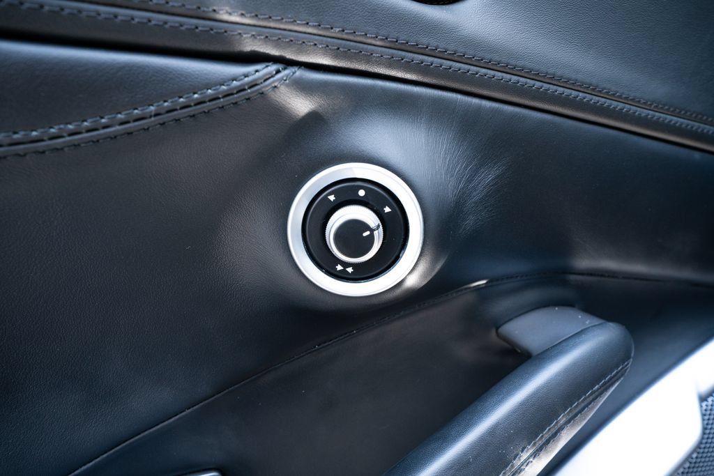Used 2019 Ferrari Portofino RWD image 28