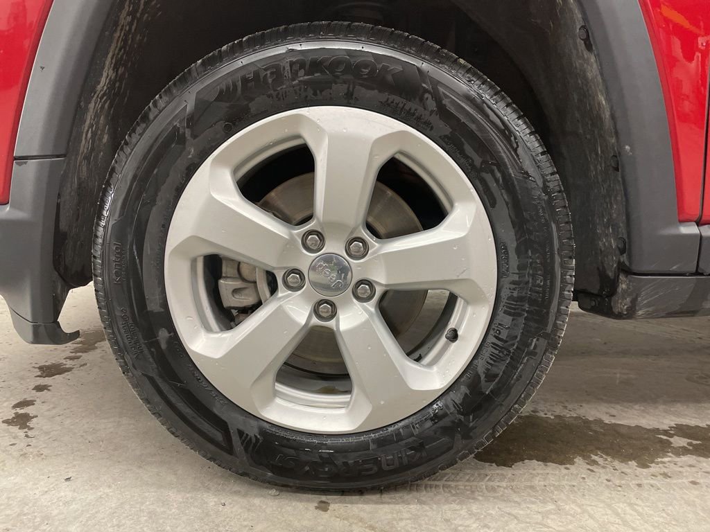 Used 2019 Jeep Compass Latitude w/ Popular Equipment Group image 9