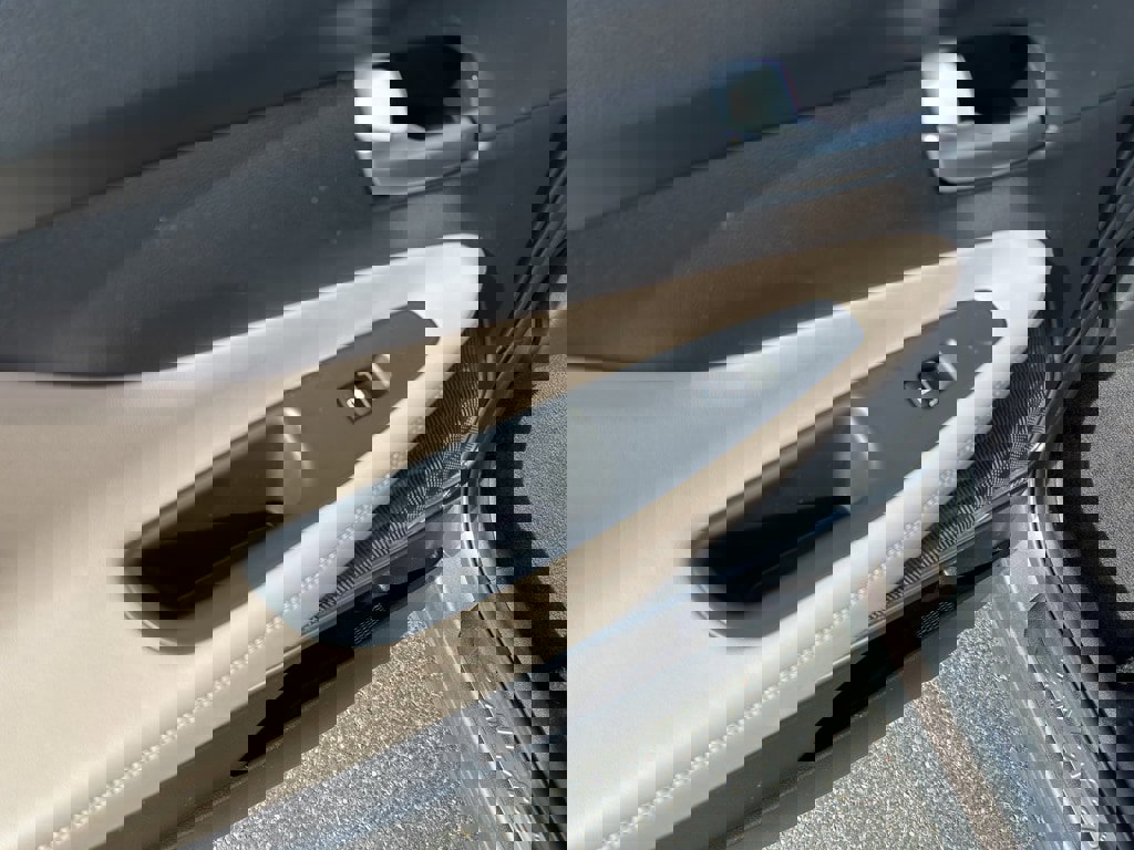 Used 2019 Hyundai Santa Fe Limited image 18