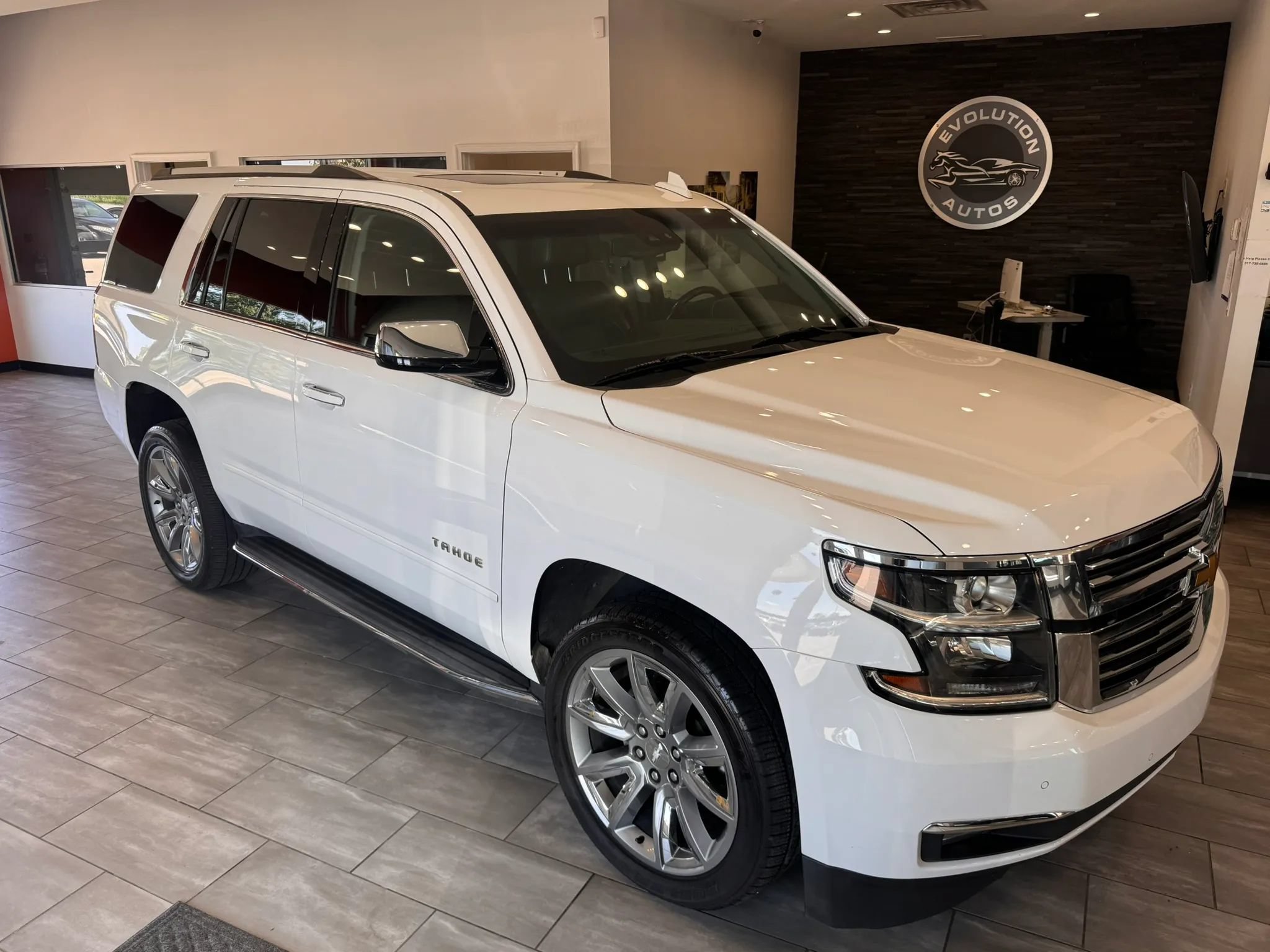 Used 2019 Chevrolet Tahoe Premier AWD/4WD image 4