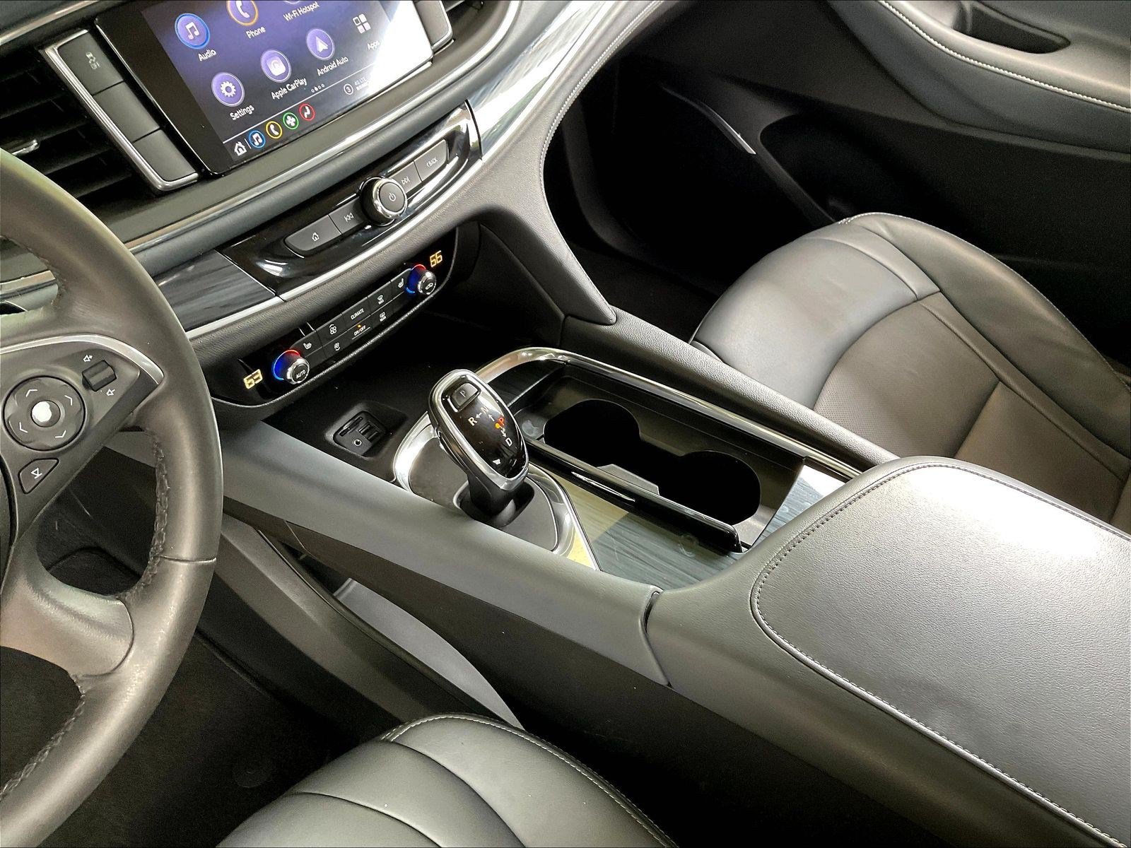 Used 2021 Buick Enclave Essence FWD image 17