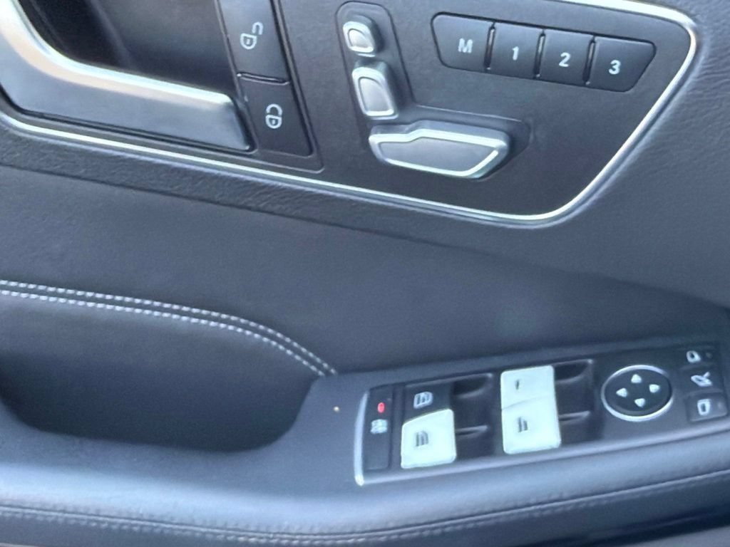Used 2016 Mercedes-Benz E 350 4MATIC Sedan image 19