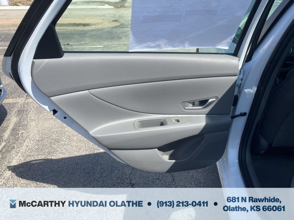 Used 2025 Hyundai Elantra Sport FWD image 18