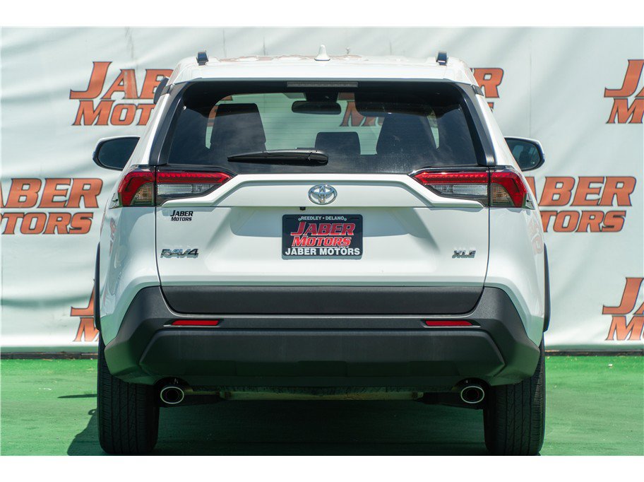 Used 2024 Toyota RAV4 XLE FWD image 30