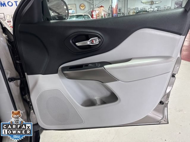 Used 2020 Jeep Cherokee Limited AWD/4WD image 45
