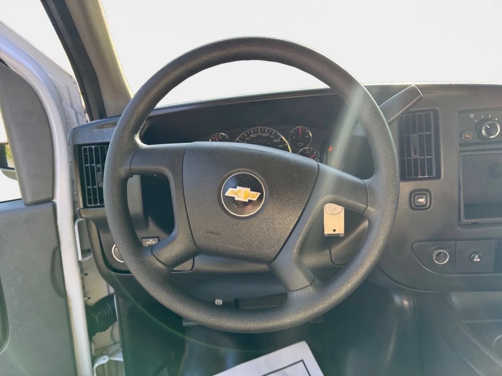Used 2015 Chevrolet Express 3500 Extended RWD image 13
