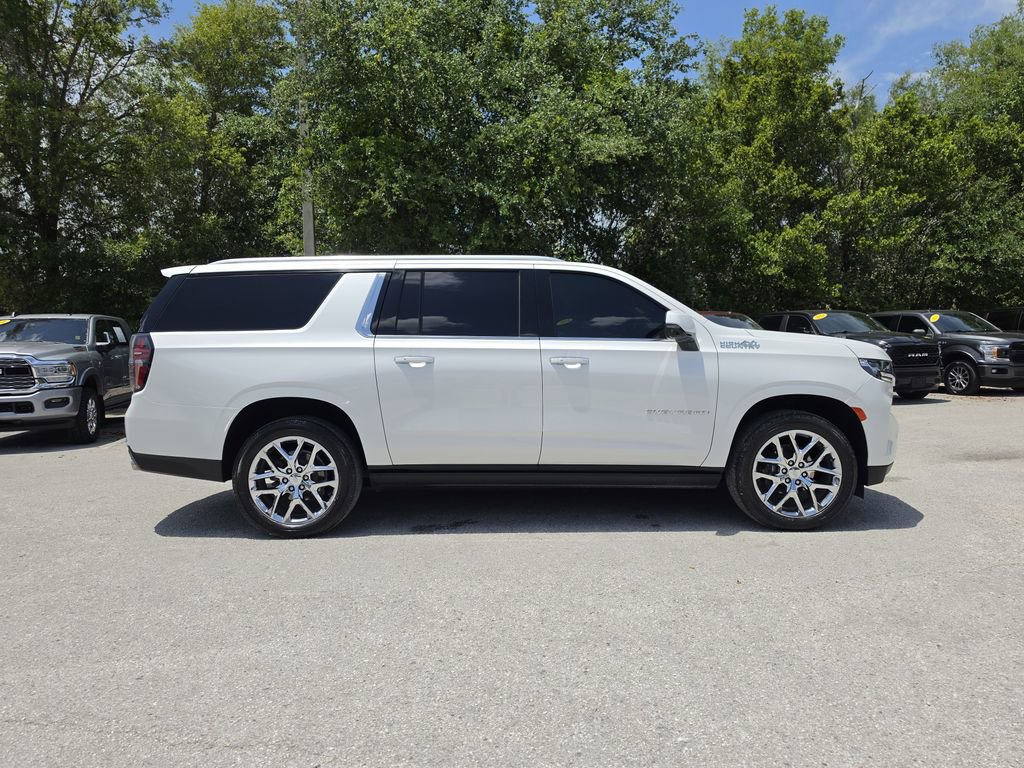 Used 2023 Chevrolet Suburban High Country w/ Premium Package 2 AWD/4WD image 3
