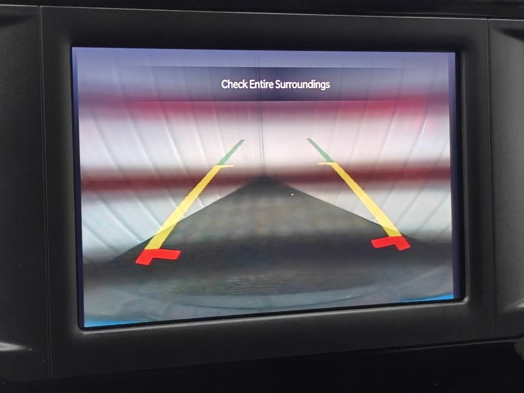 Used 2023 Chrysler Voyager LX FWD image 7