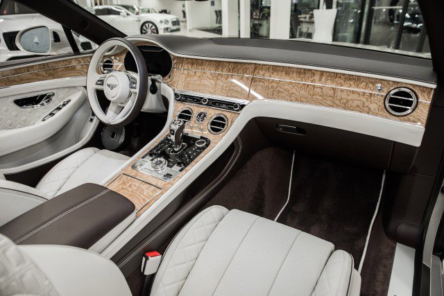 Used 2021 Bentley Continental GT V8 image 9