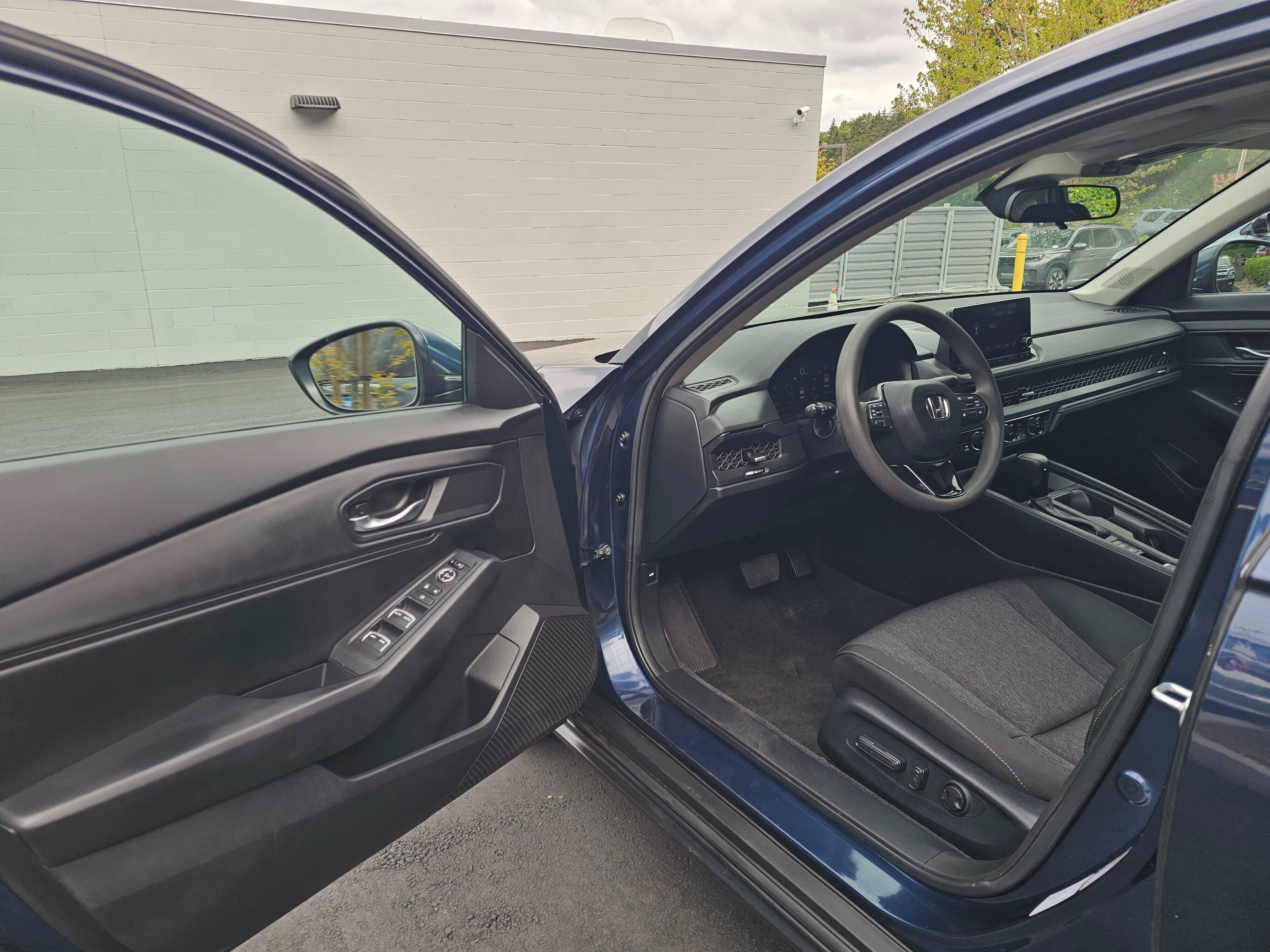 Used 2023 Honda Accord EX image 23