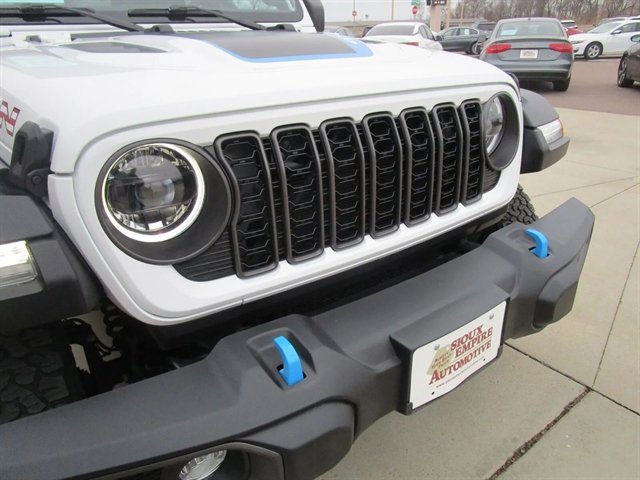 Used 2024 Jeep Wrangler Unlimited Rubicon 4xe image 43