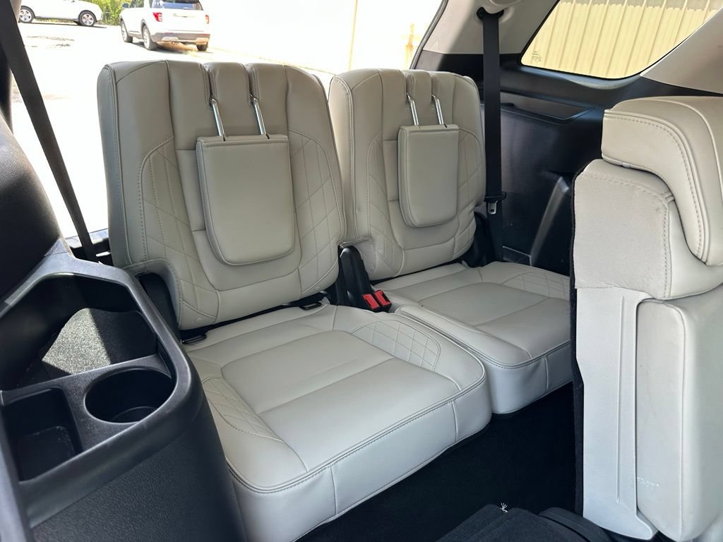 Used 2018 Ford Explorer Platinum AWD/4WD image 23