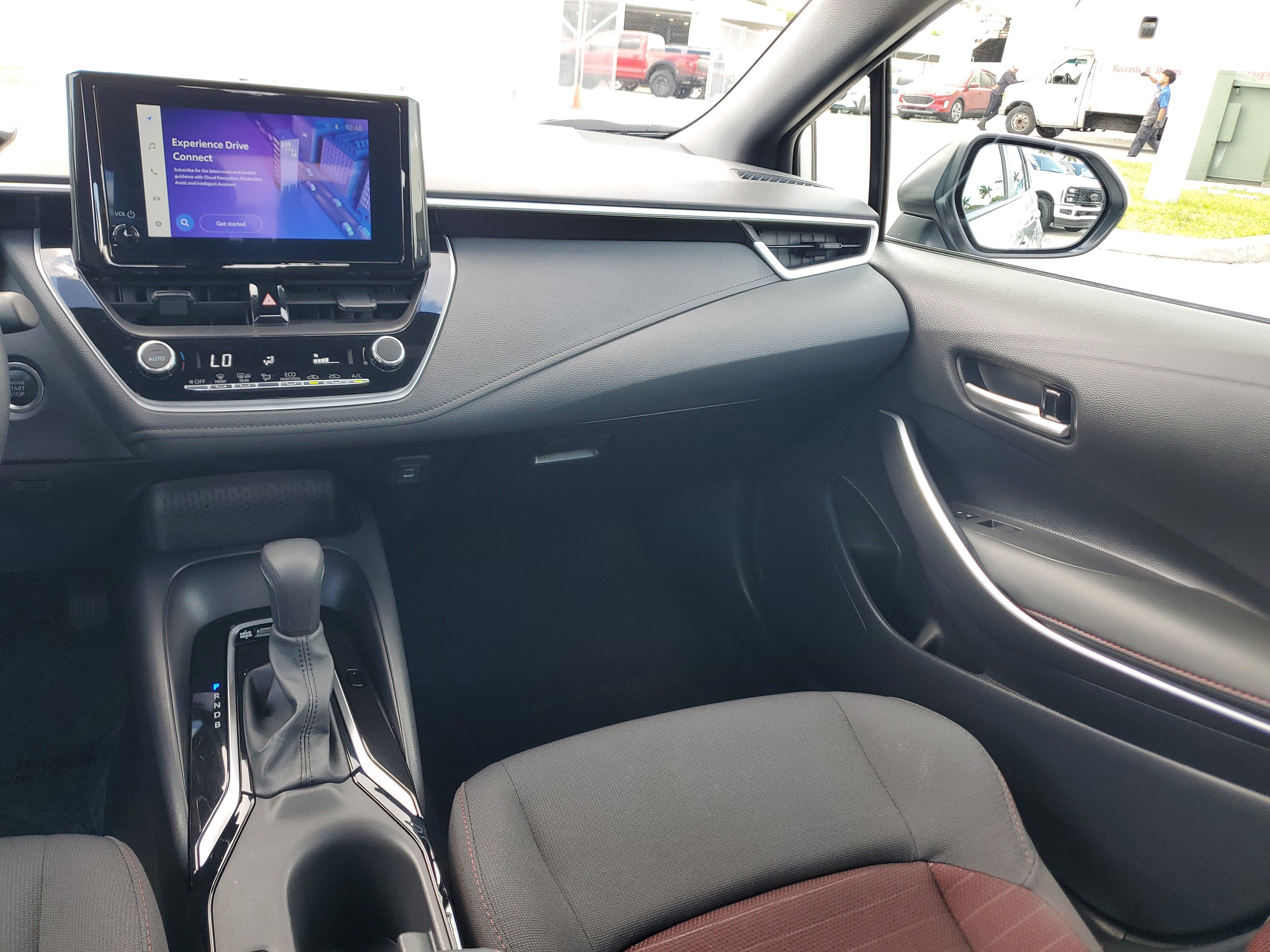 Used 2025 Toyota Corolla SE image 15