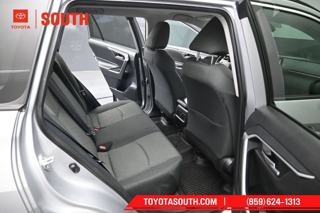 Used 2021 Toyota RAV4 XLE AWD/4WD image 23
